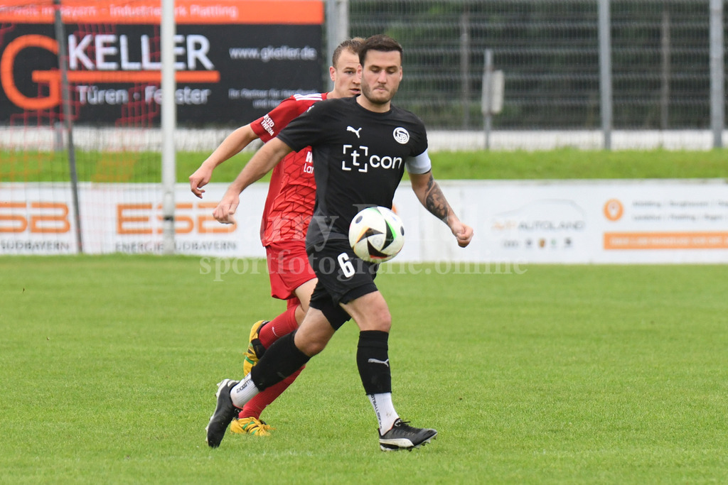 SpVgg Plattling : FC Ergolding | Julian Gwinner (Kapitän SpVgg Plattling) - Realisiert mit Pictrs.com