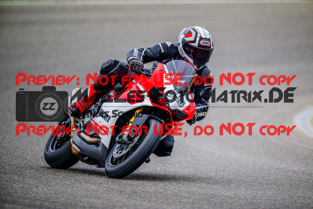 MaZZes_FotoMatrix_240910_6007705_4959 | GELB