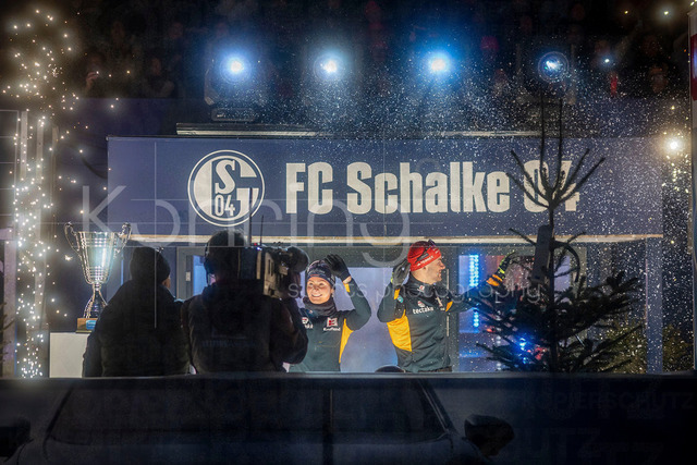 bett1.de WTC Biathlon auf Schalke, 28.12.2025 | Vorstellung Marlene Fichtner (Team Deutschland 2) und Danilo Riethmüller (Team Deutschland 2) bei der World Team Challenge (bett1.de WTC Biathlon auf Schalke) am 28.12.2025 in der Veltins-Arena in Gelsenkirchen (Deutschland). 