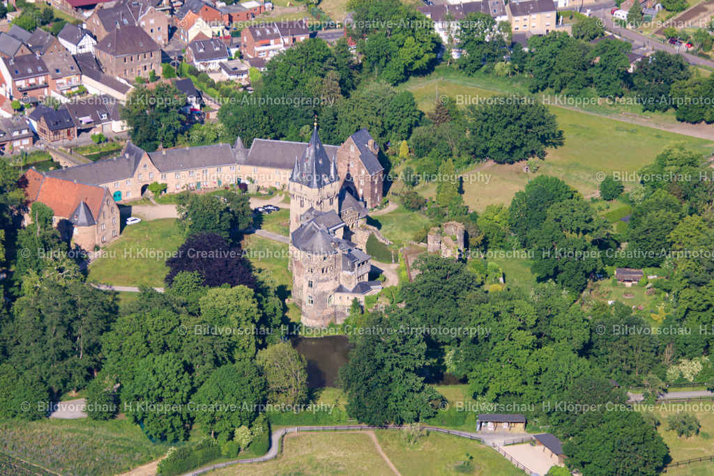 Schloss Hülchrath Grevenbroich Creative Airphotography-3159 | Luftbilder und Luftbildfotografie , Digital und Printbilder auf Leinwand , Alu Dibond , Acrylglas , Poster oder Download-Datei für private und gewerbliche Verwendung im Shop online bestellen. - Realisiert mit Pictrs.com