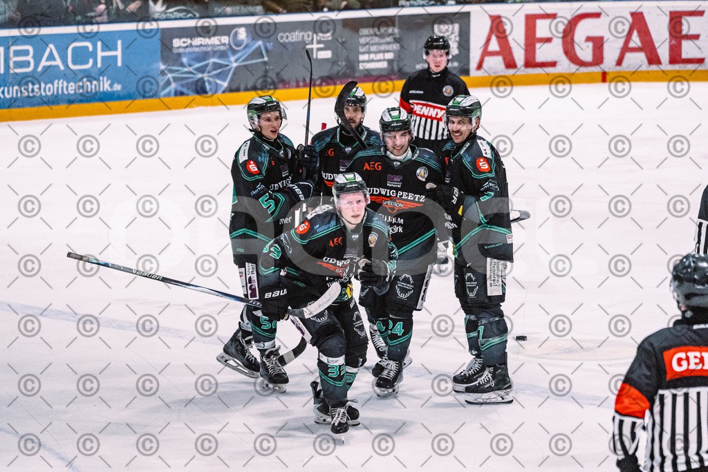 Alligators_vs_Selb_27_02_2026-27 | Höchstadt Alligators Fotogalerie: Eishockey-Action aus Franken. Professionelle Spielfotos, Portraits & Stadionbilder zum Download. Jetzt entdecken! - Realisiert mit Pictrs.com