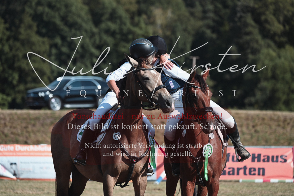 DSC_8886 | Pferde- und Turnierfotografie in Westsachsen. Pferdeportraits, Auftragszeichnungen und intuitive Kunst.