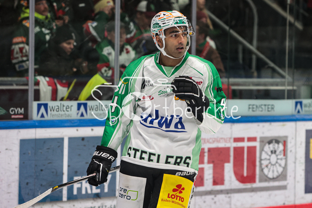 Augsburger Panther - Bietigheim Steelers | Arvin ATWAL (SCB #4) in Aktion