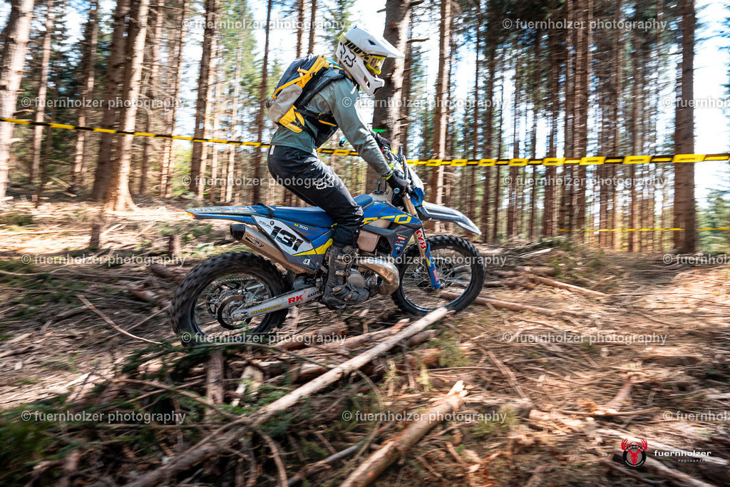 fuernholzer_250501-C1-858 | Fotografische Impressionen von der Red Stag Enduro Extreme by fuernholzer-photography.com. Endurosport in Österreich fotografisch festgehalten von fuernholzer. Auftragsfotografie für Private, Gewerbefotos und Industriefotografie. Eventfotografie, Sportfotografie und Motorsportfotografie. Anbieter von Fotoworkshops, Fototraining, fotografischen Vorträgen und Fotoseminaren.