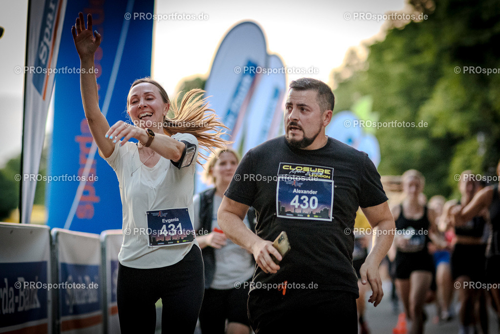 Sparda-Bank Nachtlauf Bonn; Bonn, 18.06.2025 | Impressionen vom Sparda-Bank Nachtlauf Bonn am 18.06.2025 in Bonn (Nordrhein-Westfalen). 