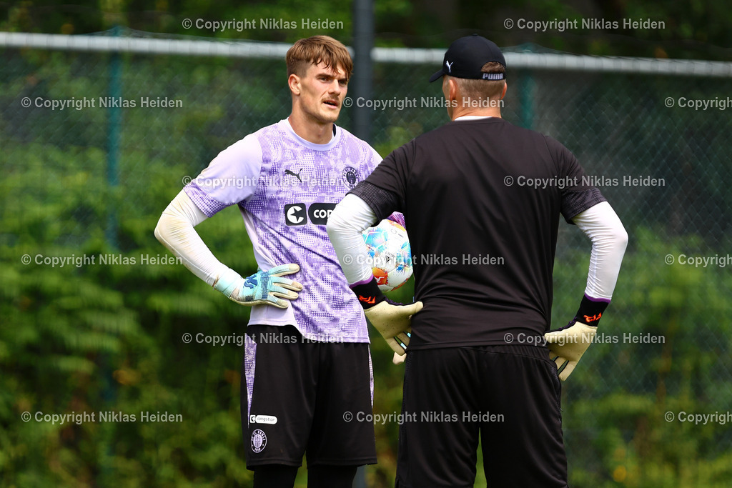 NH_FCStPauli_Training_11072025 | #30 Simon Spari (FC St. Pauli)Fußball I Herren I Training I Saison 2025-2026 I FC St. Pauli I 11.07.2025 I Trainingszentrum FC St. Pauli