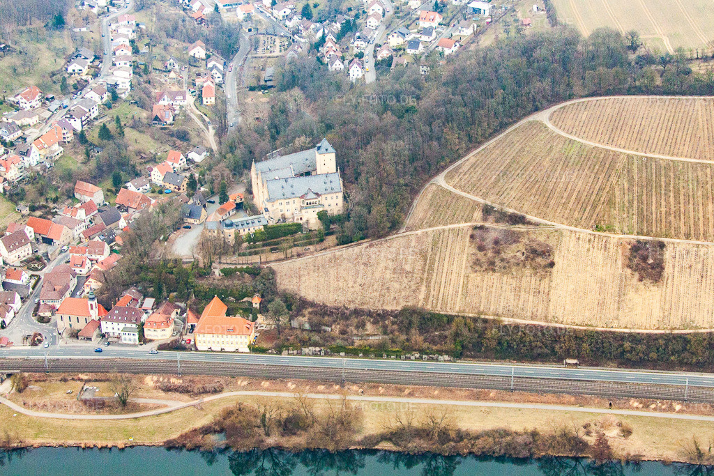 Luftbild: Schloss Mainberg im Ortsteil Mainberg in Schonungen im Bundesland Bayern in Deutschland. Foto: IMG_56064.jpg vom 06.04.2013 durch Werner Riehm/FLY-FOTO.de