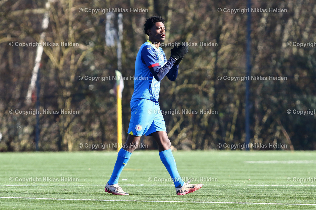 NH_FCStPauliU23_EintrachtBraunschweigU23_Testspiel_02022025 | #7 Aaron Tashimuanga (Eintracht Braunschweig U23)Fußball I Herren I Testspiel I Saison 2024-2025 I FC St. Pauli U23 - Eintracht Braunschweig U23 I 02.02.2025 I Sportplatz Brummerskamp