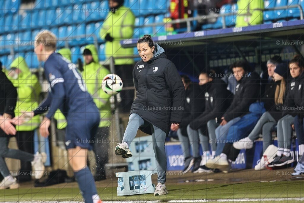 DFB-Pokal-Achtelfinale: VfL Bochum Frauen - TSG Hoffenheim 0:5 | Im Achtelfinale des DFB-Pokals der Frauen unterlag der VfL Bochum der TSG Hoffenheim aus der 1. Bundesliga mit 0:5. - Realisiert mit Pictrs.com
