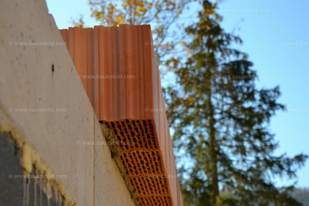 bib-lg07-mauerarbeiten-0063 | Nach LV-Leistungsgruppen sortierte Detailfotos über den Bau eines Hauses. Alle Hausbau-Bilder direkt vom Urheber und Autor der Website Haus-Selber-Bauen.com