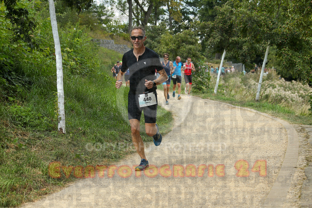 250824_1346_EX1_3574 | Sportfotografie im Rhein-Sieg Kreis, Köln, Bonn, NRW, Rheinland Pfalz, Hessen, etc. Unser Tätigkeitsfeld umfasst den Laufsport vom Volkslauf über den Marathon, Duathlon, Triathon bis zum Ultralauf wie Kölnpfad Ultra oder Schindertrail.