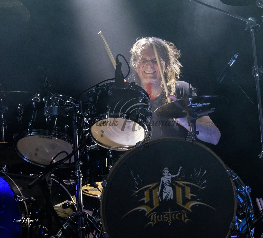 Justice Geiselwind 21.03.2026 | Frank Herberich Fotografie, Frank Herberich, Fotografie, Hochzeit, Portrait, St. Peter Ording, Ording, Westerhever, Nordsee, Frank Fotografie, Hardheim,  Odenwald,Walldürn, Band,Eventfotografie - Realisiert mit Pictrs.com