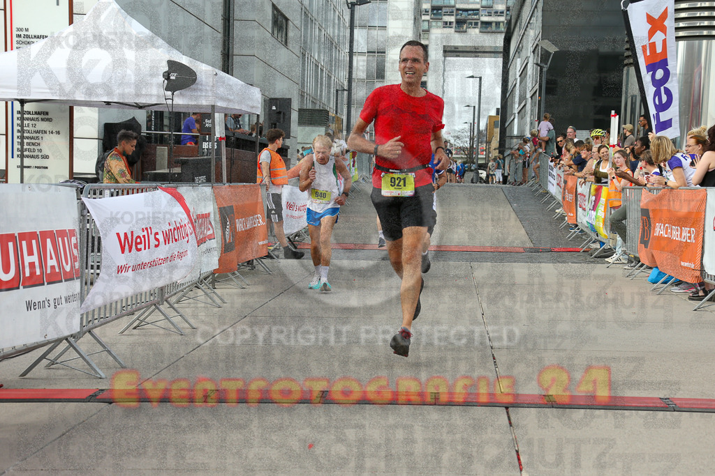 250920_1531_EX1_9770 | Sportfotografie im Rhein-Sieg Kreis, Köln, Bonn, NRW, Rheinland Pfalz, Hessen, etc. Unser Tätigkeitsfeld umfasst den Laufsport vom Volkslauf über den Marathon, Duathlon, Triathon bis zum Ultralauf wie Kölnpfad Ultra oder Schindertrail.