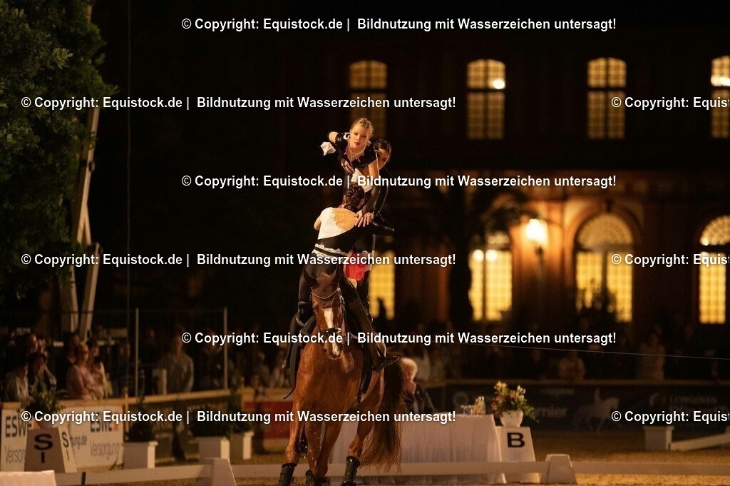 20230527_Voltigieren_NASPA_Flutlicht_1058 | equistock