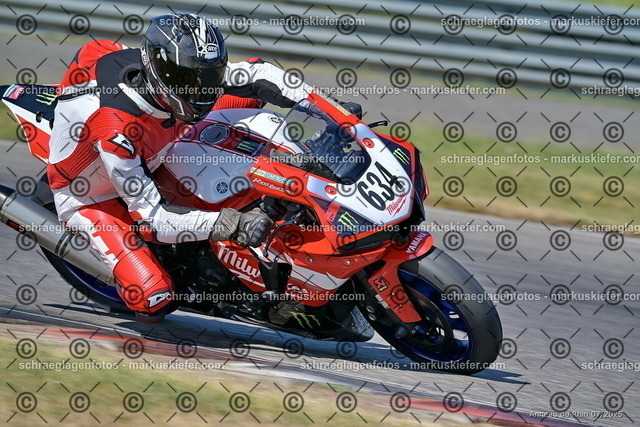 25bt04-0060 | markuskiefer.com - Realisiert mit Pictrs.com