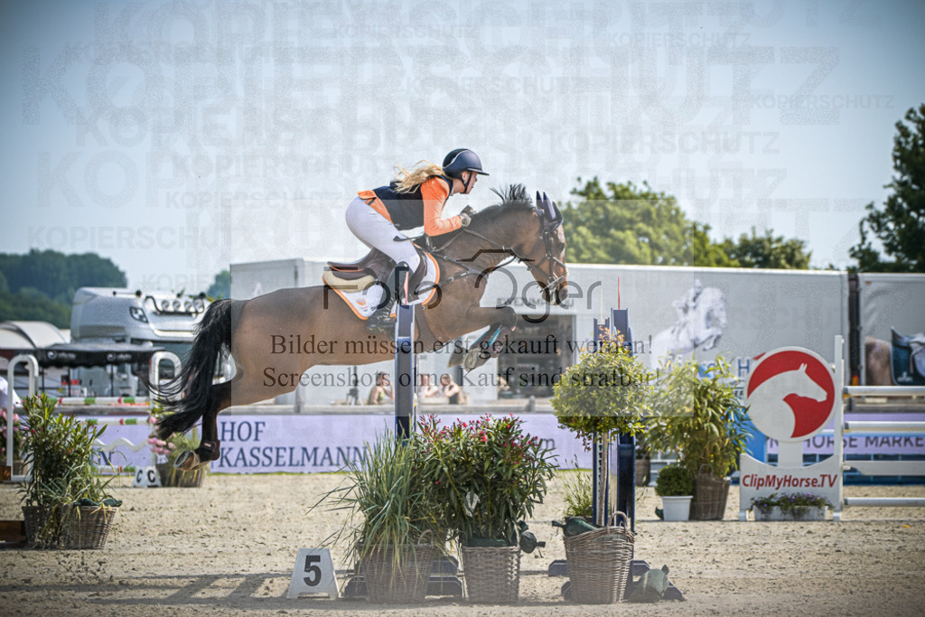 DOS_0226 | Entdecke hochwertige Reitturnierfotos von Foto Oger. Professionell, emotional und authentisch – jetzt Lieblingsmomente im Shop bestellen.Deutschlandweite Turnierfotografie. - Realisiert mit Pictrs.com