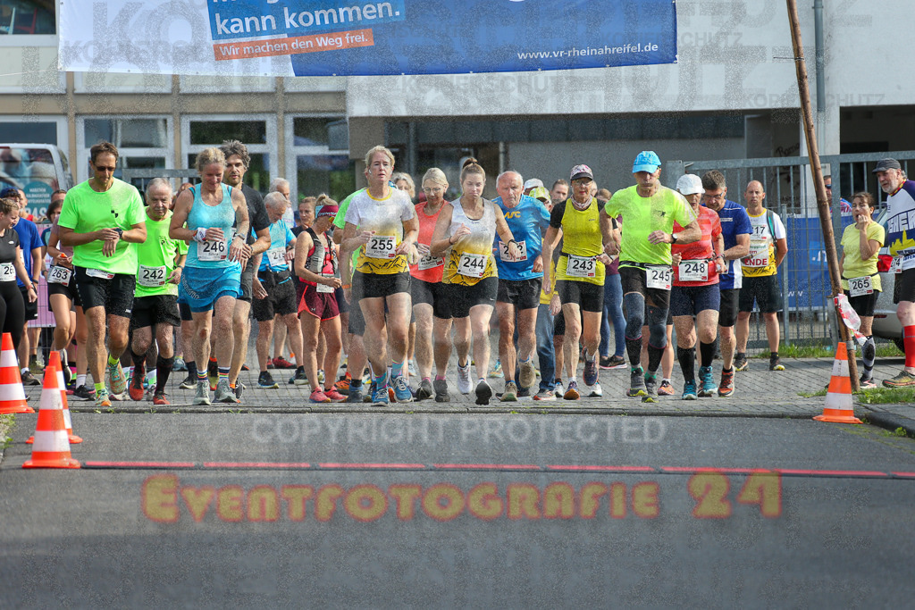 250801_1811_EX1_6477 | Sportfotografie im Rhein-Sieg Kreis, Köln, Bonn, NRW, Rheinland Pfalz, Hessen, etc. Unser Tätigkeitsfeld umfasst den Laufsport vom Volkslauf über den Marathon, Duathlon, Triathon bis zum Ultralauf wie Kölnpfad Ultra oder Schindertrail.