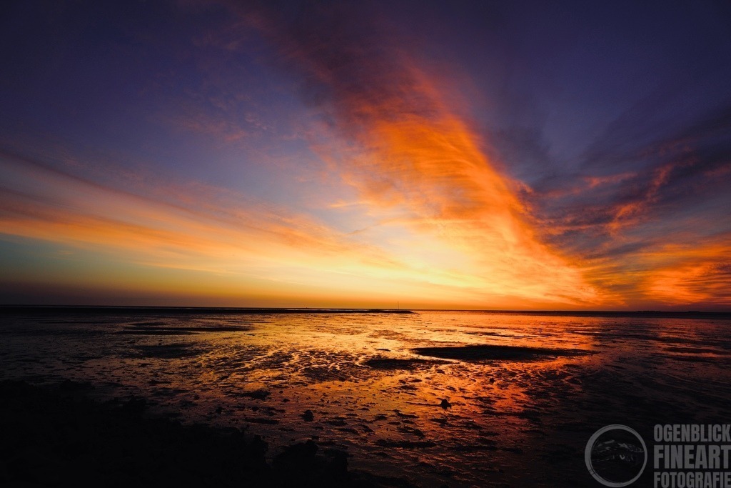 _CEE0034 | Björn Thiemann; Ogenblick.de; Fotografie; Photograph; Landscape, Pellworm, Schleswig-Holstein; Inselfotograf; Inselfotografien; Wattenmeer; National-Park; Naturschutzgebiet; Leuchtturm; Lighthouse; Leinwandbilder; Kalender; Pellworm Kalender;  - Realisiert mit Pictrs.com