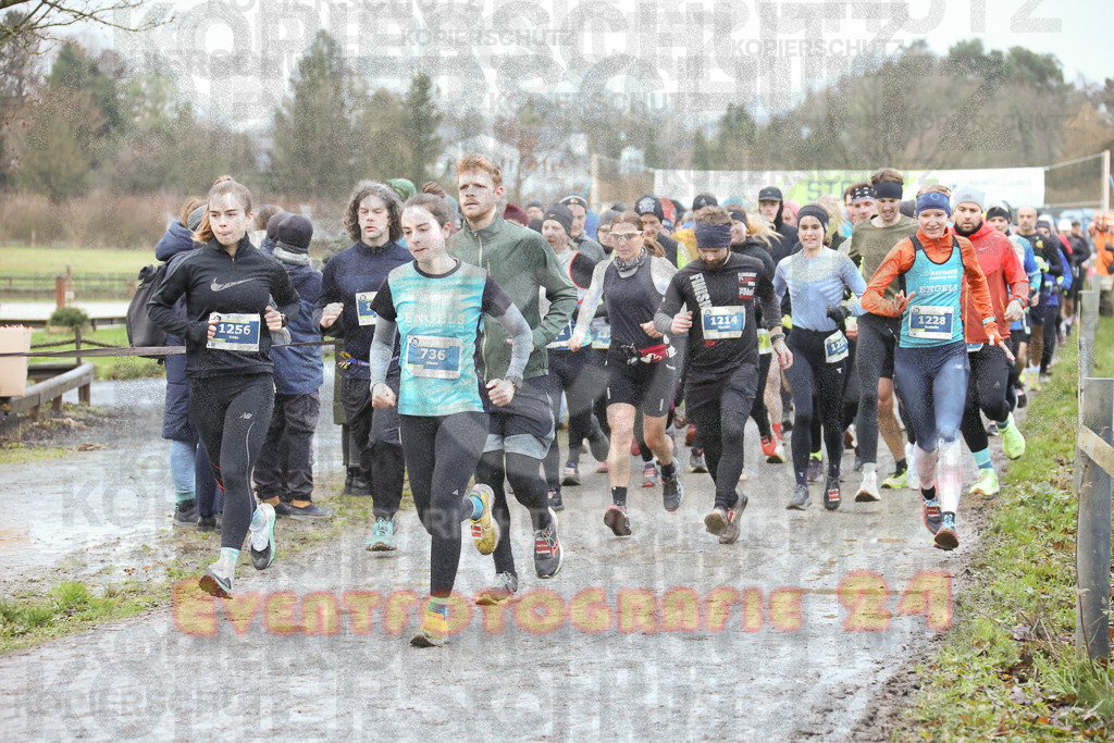 241208_0926_EX1_3665 | Sportfotografie im Rhein-Sieg Kreis, Köln, Bonn, NRW, Rheinland Pfalz, Hessen, etc. Unser Tätigkeitsfeld umfasst den Laufsport vom Volkslauf über den Marathon, Duathlon, Triathon bis zum Ultralauf wie Kölnpfad Ultra oder Schindertrail.