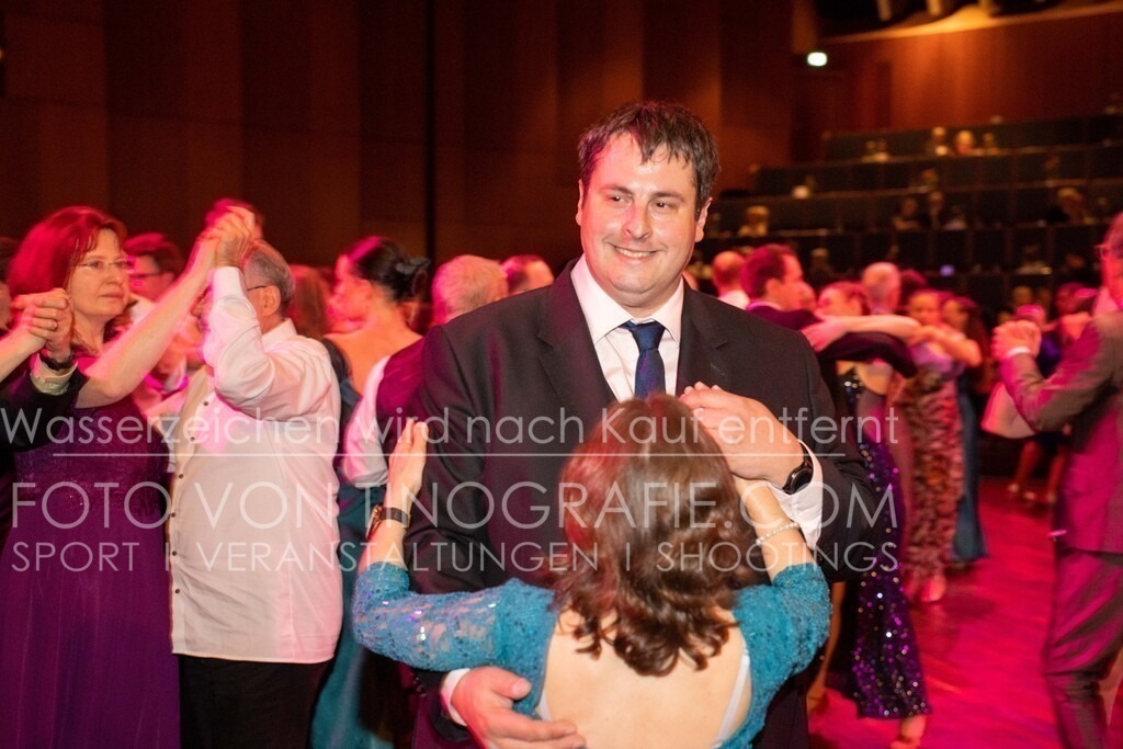 CCC_Frühlingsball_Parkett_byTINOGRRAFIE-67 | (c) TINOGRAFIE.COM