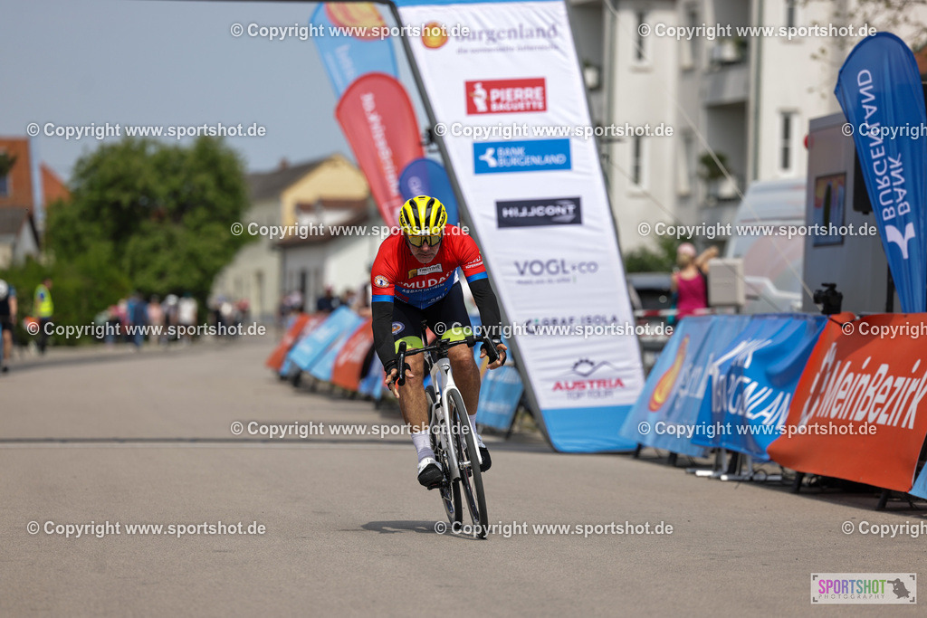 VJ__9450 | Neusiedlersee Radmarathon 2026@sportshot_your_pictrs #yourpictures#roadtowm2029 #nrm #neusiedlerseeradmarathon #neusiedlersee #neusiedlerseetourismus #burgenland #mörbisch #nrm26 #burgenlandtourismus #voglundco #poweredbyburgenlandtourismus #radsport #rad #marathon #ucigranfondo #visitburgenland #ucigranfondoworldseries