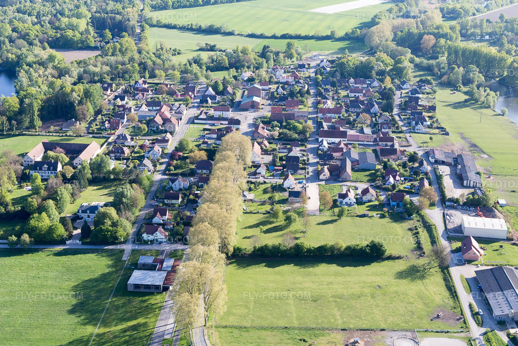 Aerial view: View of the town in Fort-Louis in the state Bas-Rhin, France.Photo: IMG_099071.jpg taken on 04/23/2017 by Werner Riehm/FLY-FOTO.comResolution of the original: 5239 x 3493 px
