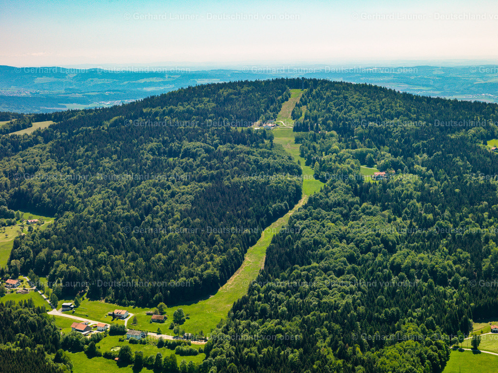 2724182 | OBERFRAUENWALD, Bayerischer Wald 19.05.2007 Forstgebiete in einem Waldgebiet  in Oberfrauenwald im Bundesland Bayern, Deutschland // Forest areas in  in Oberfrauenwald in the state Bavaria, Germany Foto: Gerhard Launer