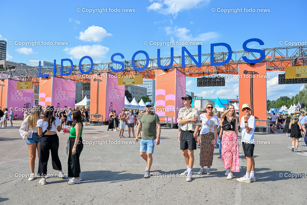 Lido Sounds Festival Linz 2024_ 28.06.2024-64 | 28.06.2024, Linz, AUT, Lido Sounds Festival Linz 2024, im Bild Besucher, Menschen, Musik, Festival