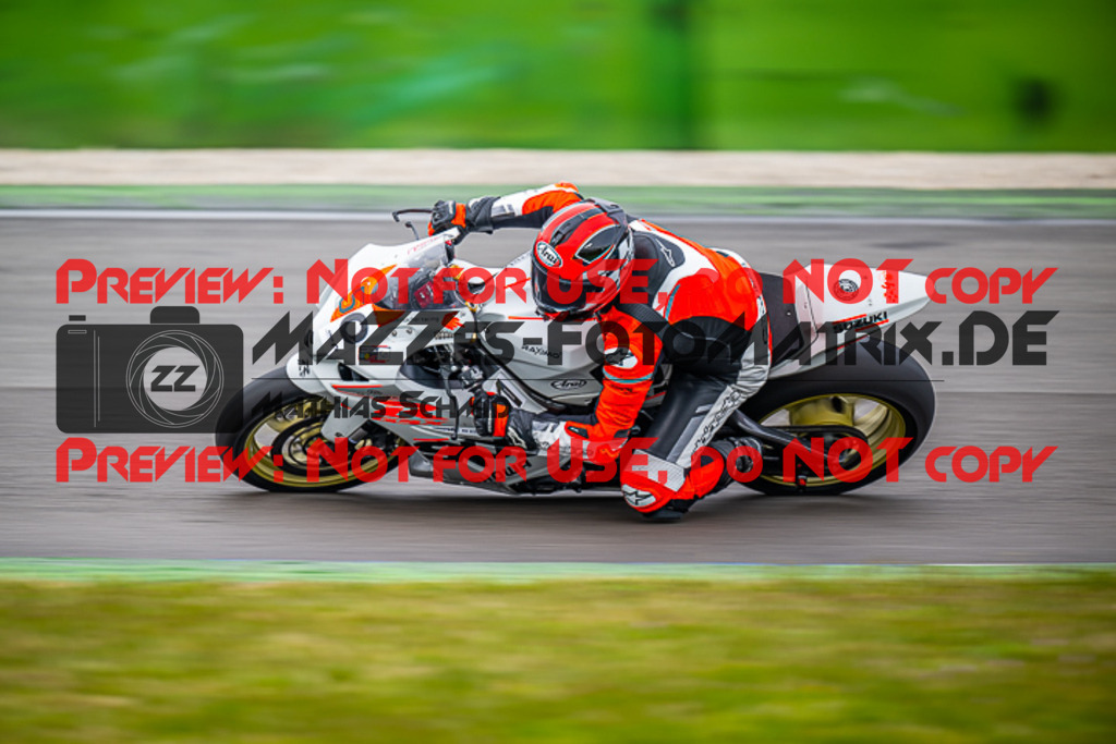 MaZZes_FotoMatrix_230410_7051 | WEISS