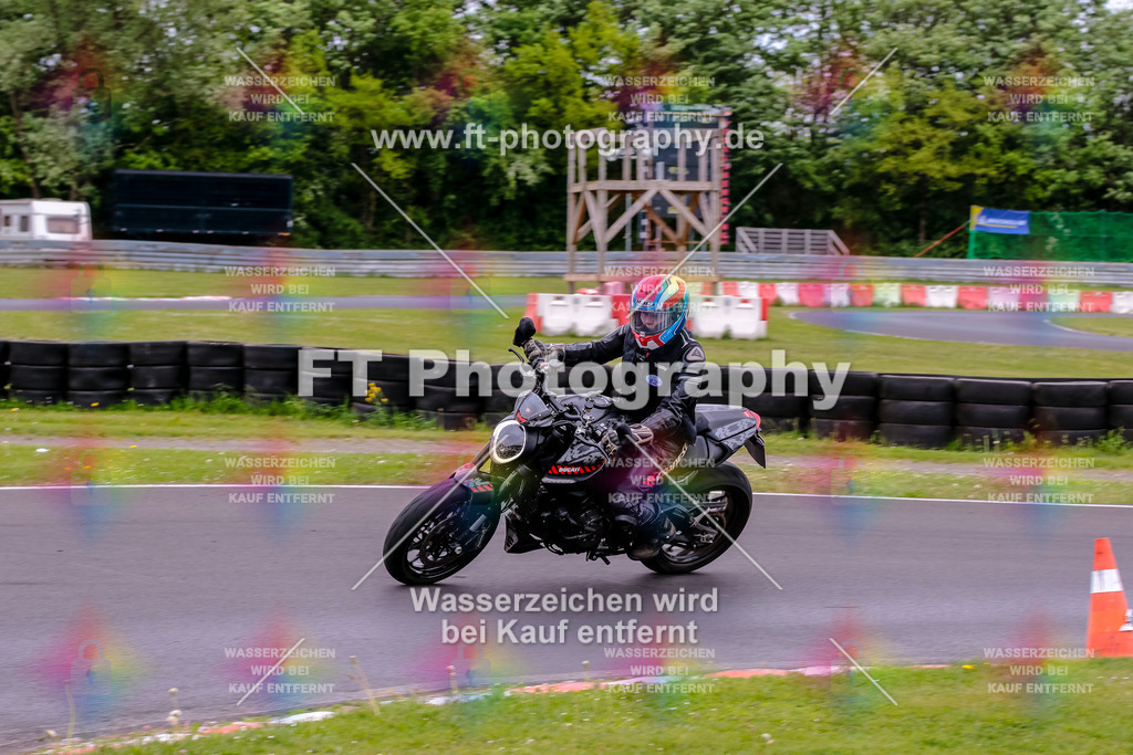 MotoTeamVBK-20320 | Hier findet Ihr Bilder von Touristenfahrten auf der Nürburgring Nordschleife oder von anderen Veranstaltungen die ich besucht habe. Viel Spass beim Durch Schauen 