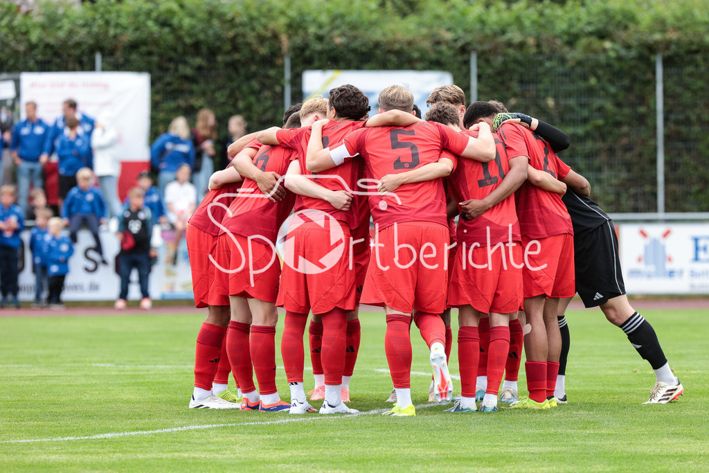 SSV Dillingen - FC Bayern Amateure | Das Team der kleinen Bayern motviert sich nochmal vor der Partie in Dilligen