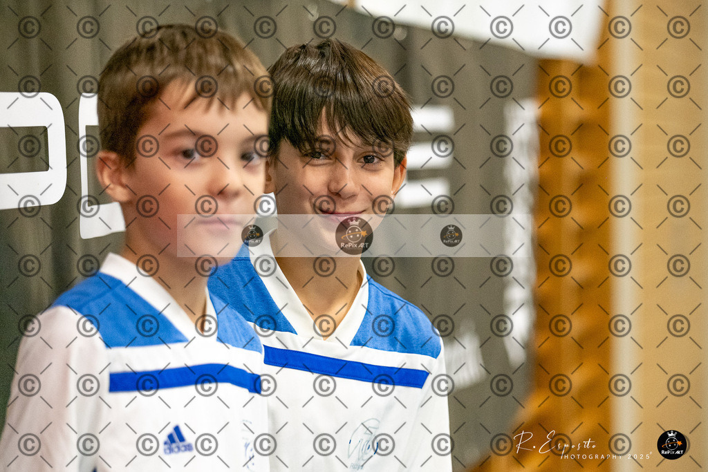 20251129_FCR-Hallenturnier-D_RAW-1_023-70 | Sport und Naturfotografie von Roberto Esposito zeigt echte Momente Bewegung und die Schönheit der Natur. Ausdrucksstarke Bilder schaffen Emotionen.
