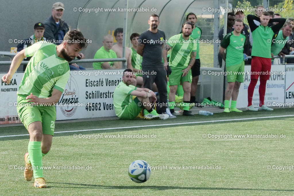 Fußball : Bezirksliga : SV 08/29 Friedrichsfeld - Borusia Veen am 10.05.2026 in Voerde Friedrichsfeld | Fußball : Bezirksliga : SV 08/29 Friedrichsfeld - Borusia Veen am 10.05.2026 in Voerde Friedrichsfeld - Realisiert mit Pictrs.com