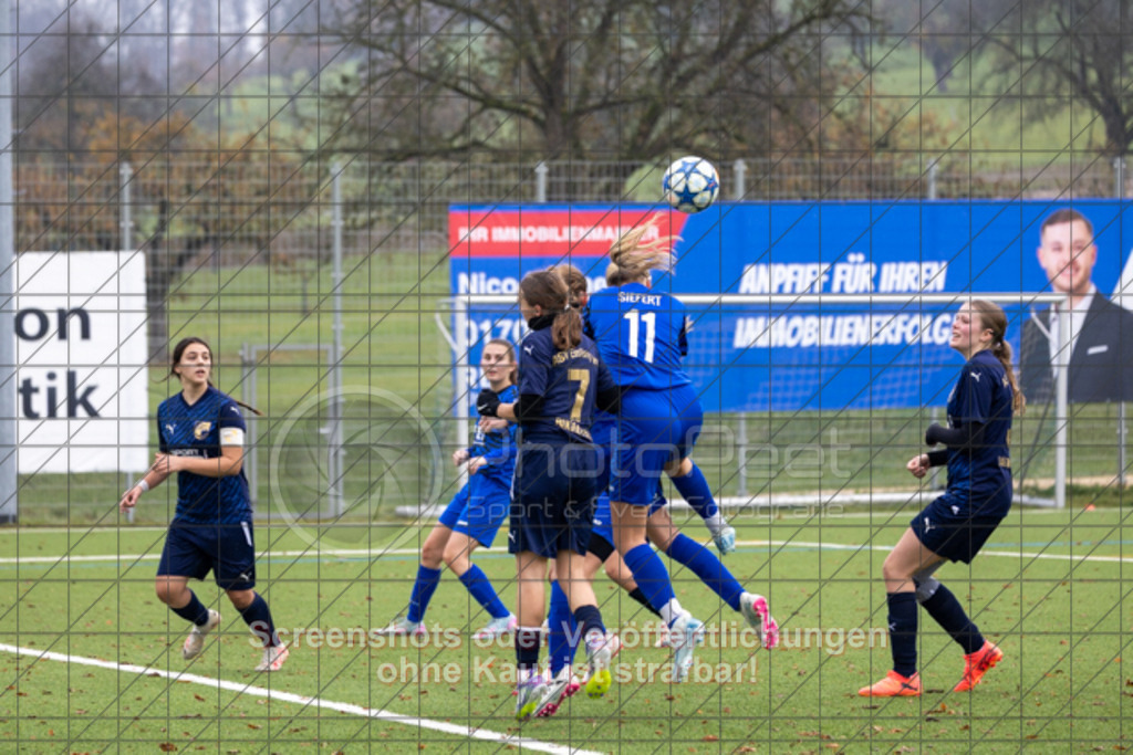 20251109_113356_0301 | #,TSV Eschenbach (blau) vs. ASV Eislingen (dunkelblau), Fussball, Frauen-Quali Bezirksliga - Bezirk Neckar/Fils, 08. Spieltag, Saison 2025/2026, Kunstrasenplatz, Schlater Straße, 73107 Eschenbach, 09.11.2025 - 11:00 Uhr,Foto: PhotoPeet-Sportfotografie/Peter Harich
