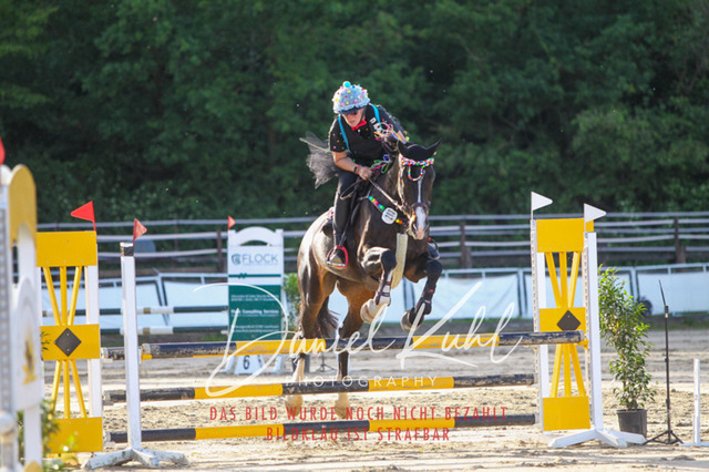 DKP45156 | Turnierfotos kaufen im Webshop von Daniel Kuhl Photography – entdecke professionelle Reitsportfotos aus Turnieren & Events. Hochwertige Turnierbilder online bestellen & sichern. Jetzt Fotos von Reitsportturnieren kaufen!