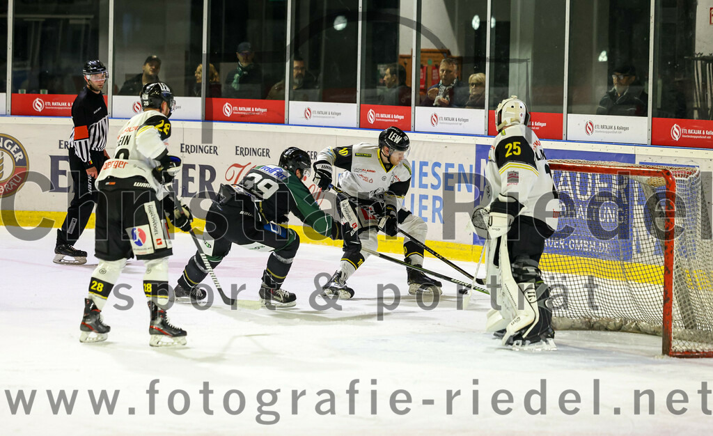2022-12-23_111_TSV_Erding_gegen_EA_Schongau | Erding, Deutschland, 23.12.2022:
Eishockey, Bayernliga 2022 / 2023, 22. Spieltag, TSV Erding gegen EA Schongau, Endergebnis: 

Foto: Christian Riedel / fotografie-riedel.net