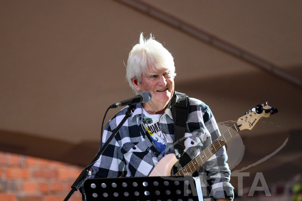 _DWA2757 | John Lees von John Lees' Barclay James Harvest live bei einem Konzert in Serenadenhof Nürnberg, 01.07.2023 - Realisiert mit Pictrs.com