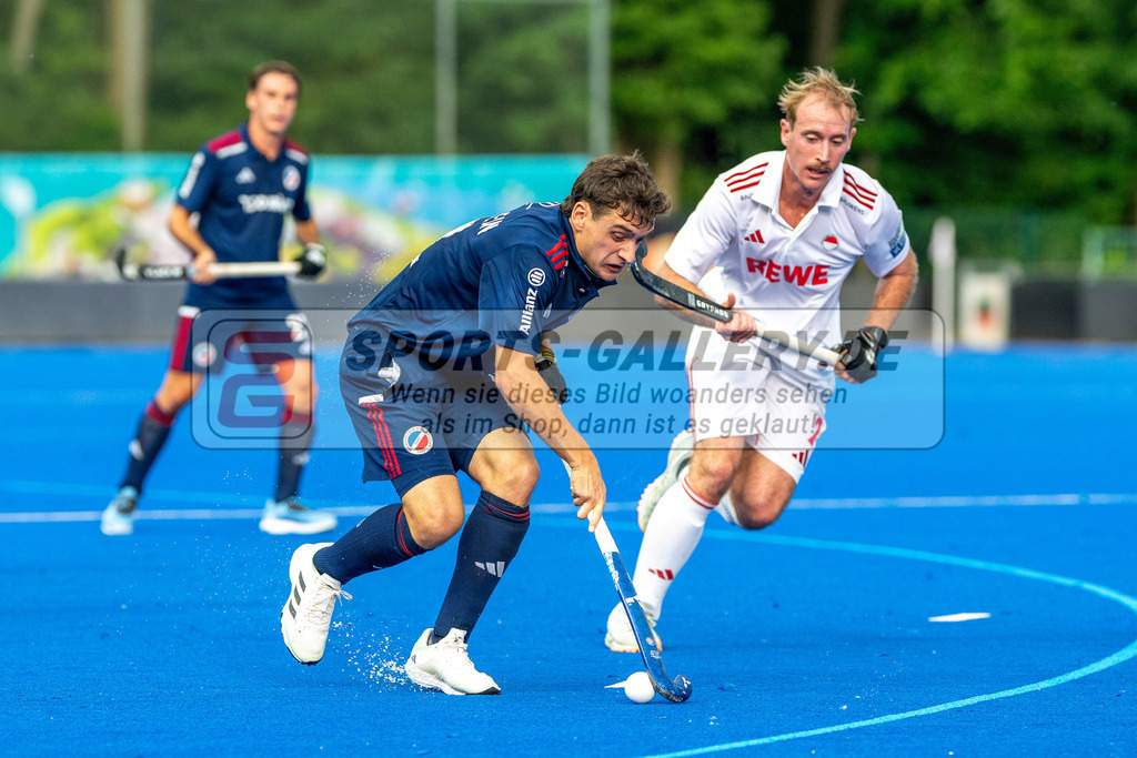 Final4_20250531-1858-Z82_8399 | Krefeld, Deutschland, 31.05.2025:  Feldhockey Final4 2025 – „Deutsche Feldhockey-Meisterschaften 2025“ im Gerd-Wellen-Hockeyanlage am 31.05.2025 in Krefeld, Deutschland. (Foto von Kramhöller/Fehrmann/Kaste)Krefeld, Germany, 31.05.2025: Feldhockey Final4 2025 – „Deutsche Feldhockey-Meisterschaften 2025“ in Gerd-Wellen-Hockeyanlage at 31.05.2025 in Krefeld, Deutschland. (Foto from Kramhöller/Fehrmann/Kaste)