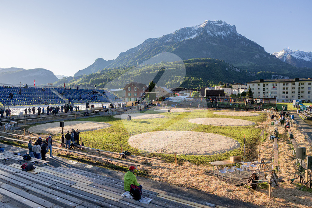Schwyzer2026_1G_00013 | Die Schwinger des Schwyzer Kantonalen Schwingerverbandes: Fotos, die Dynamik und Leidenschaft festhalten, sowie emotionale Momente aus dem traditionellen Schwingsport zeigen. - Realisiert mit Pictrs.com