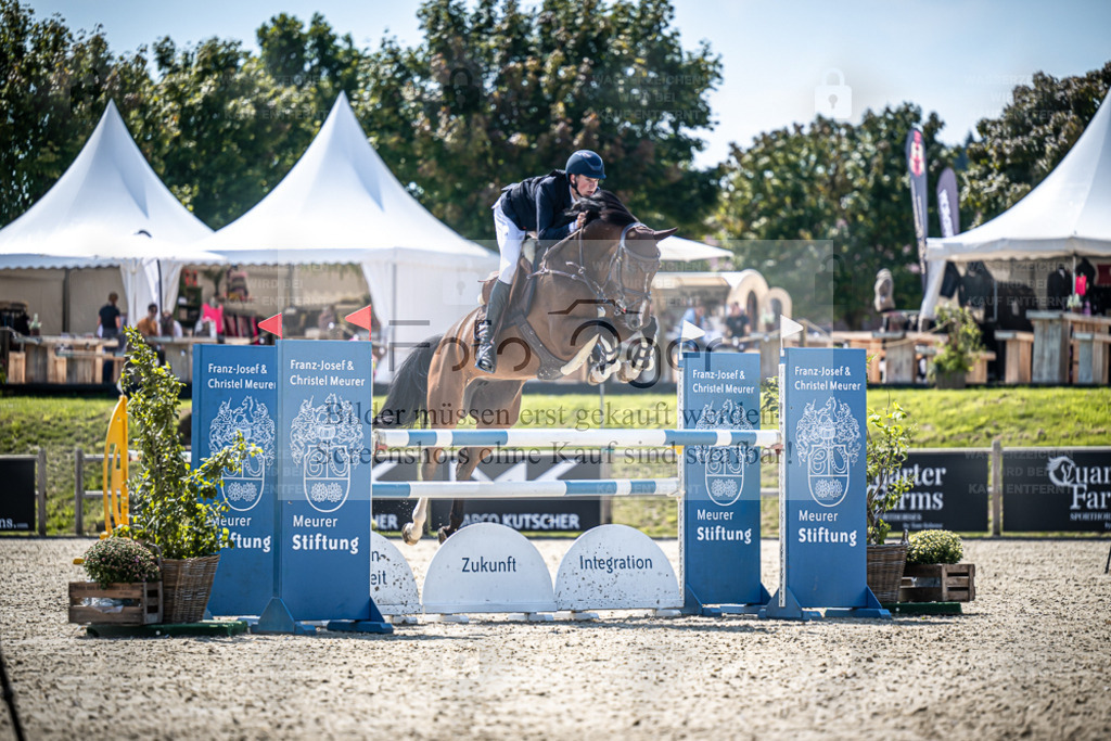 DOS_3483 | Entdecke hochwertige Reitturnierfotos von Foto Oger. Professionell, emotional und authentisch – jetzt Lieblingsmomente im Shop bestellen. - Realisiert mit Pictrs.com