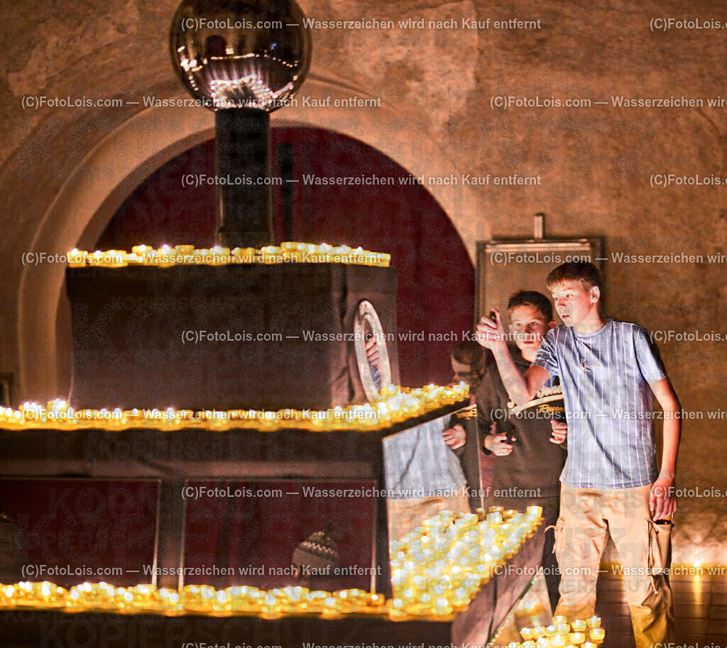 ALP1391_NACHT der tausend LICHTER_Pfarrkirche Wieselburg | (C)FotoLois.com, Alois Spandl, NACHT der 1000 LICHTER in der Pfarrkirche Wieselburg, Di 31. Okt. 2023.