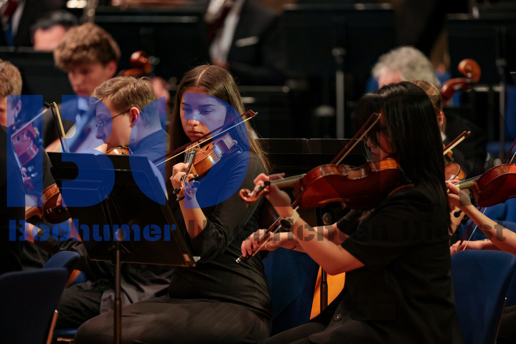 Maerkisches Jugendsinfonieorchester (MJO) {date} -  | {headline}(Foto: Sebastian Sendlak / BOND) - Realisiert mit Pictrs.com