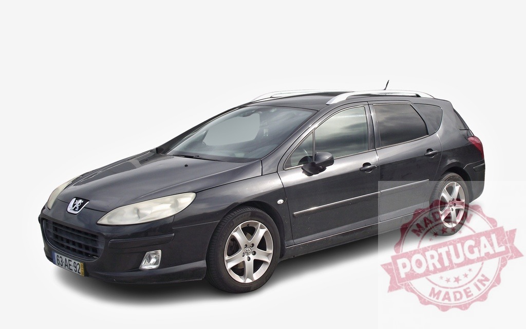 Peugeot 407 SW black station wagon car | Peugeot 407 SW car, a black station wagon, standing against a white background - Realisiert mit Pictrs.com