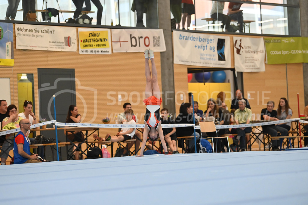 104. Zürcher Kunstturnertage Neftenbach - 14. May 2022 | 104. Zürcher Kunstturnertage Neftenbach
Turnhalle Ebni, Neftenbach
Programm 3/4 (P3/P4)
Bild: Sportfotografie Markus Aeschimann | www.markus-aeschimann.ch - Realisiert mit Pictrs.com