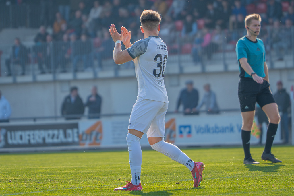 Fußball I Herren I Saison 2025-2026 I Bezirksliga Weser-Ems 4 I 24. Spieltag I VFL Oythe - SV Thüle I 220035.03.2026 | jns.sportfotos - Realisiert mit Pictrs.com