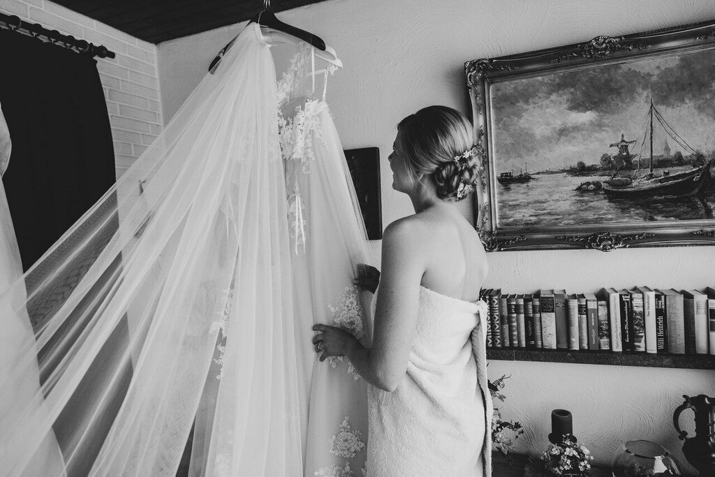 Get_Ready_Hochzeitsfotos_017 | Mein Name ist Arkadius. Ich fotografiere Ihre Hochzeit in Frankfurt und im Umkreis von 200 km. Als Fotograf bin ich noch bekannt im Bereich Business- und Modefotografie.