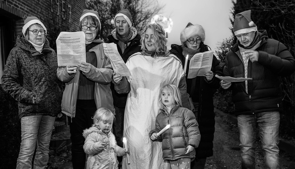 Weihnachtstour der Friisk Foriining © Holger Rüdel | Der Online-Shop von Holger Rüdel. Ausgewählte Fotografien als FineArt-Prints bestellen: Bildreportagen, Landschaften, Wildlife, History, Infrarot-Motive in Schwarzweiß und Verschiedenes.  - Realisiert mit Pictrs.com