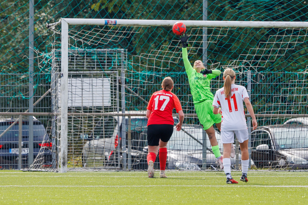 FCHHÜT_251003_5820 | 1.FC Heidenheim 1846 II vs. TSV Hüttlingen, Fußball, Frauen, Bezirkspokal, 2025/2026, 1.Runde, 03.10.2025 in Mergelstetten, Sportplatz 2(Foto: Michael Bulling) - Realisiert mit Pictrs.com