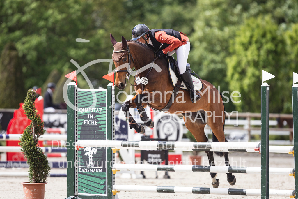 260508_PfSpTa_8_SprPf-A2-835 | Deine schönsten Turniermomente als professionelle Fotos! Entdecke hochwertige Pferdesport-Fotografie im Online-Shop. Jetzt Fotos finden & bestellen!