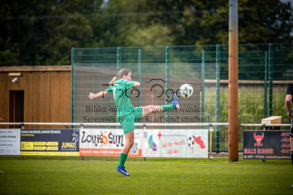 SG Bohmte/Ostercappeln/Schwagstorf - SG Hollenstede / Schwagstorf | Fr.-BZL Weser-Ems Süd · 1. Damen - SG Hollenstede / Schwagstorf · Sportplatz - Realisiert mit Pictrs.com